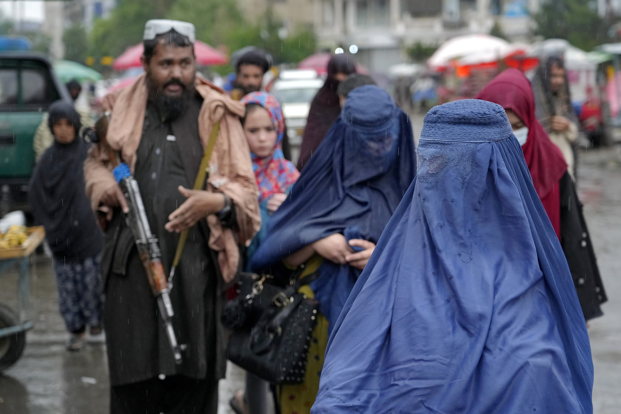 從頭蓋到腳 塔利班再祭出嚴格罩袍規定 阿富汗女權開倒車