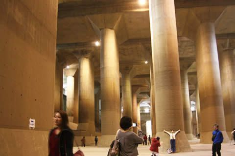 日本打造「地下神殿」 滯洪防災與水患共存
