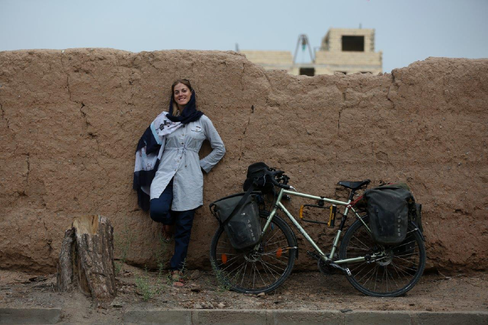 一個人騎腳踏車穿越中東瘋狂嗎？
